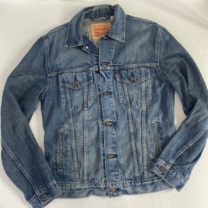 Levis Medium Wash Denim Jean Jacket; Mens M